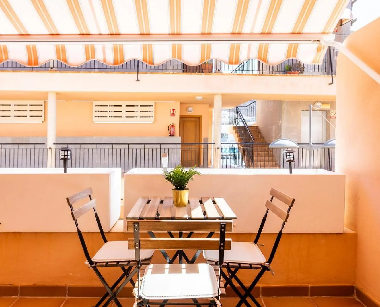 Apartment Los Seres , Balcon Y Piscina Arona