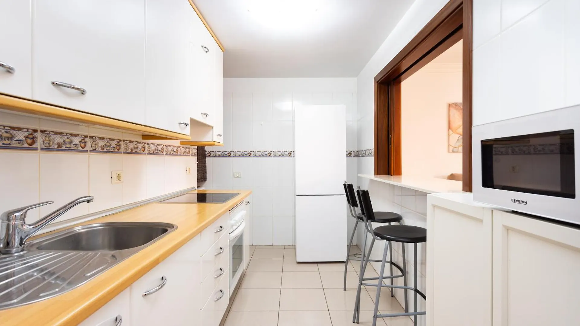 Los Seres , Balcon Y Piscina Arona  Apartment