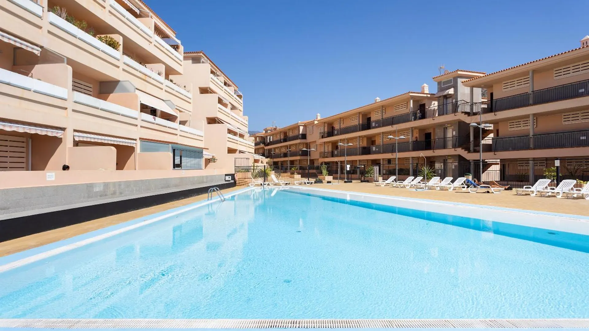 Los Seres , Balcon Y Piscina Arona  Apartment
